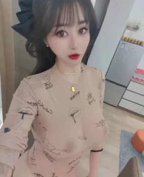 温柔大胸妹子