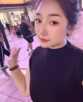 大奶妹甜甜