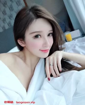 身材火辣小模特，性欲满满很敏感，轻轻挑逗一下就让我不停日她